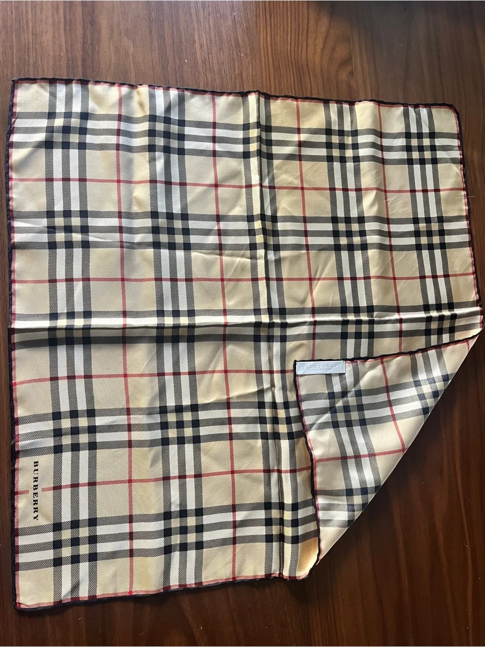 Burberry authentic beige